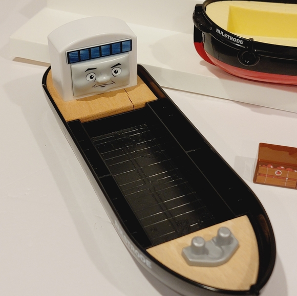 Thomas & Friends Wooden and Plastic Railway Bulstrode Boat Train Tank Engine - Picture 3 of 13